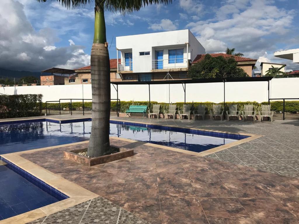 Hotel Celeste Inn Chinauta- Fusagasugá Exterior foto
